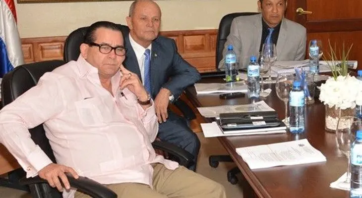 Comisión Senado investiga venta acciones Estado en canales celebra primera reunión