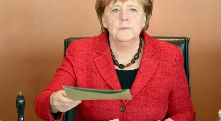 Merkel se postula para un cuarto mandato al frente de Alemania