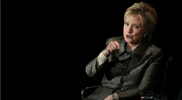 Hillary Clinton, horas antes del bombardeo ordenado por Donald Trump: "Debemos atacar las bases aéreas de Al Assad"