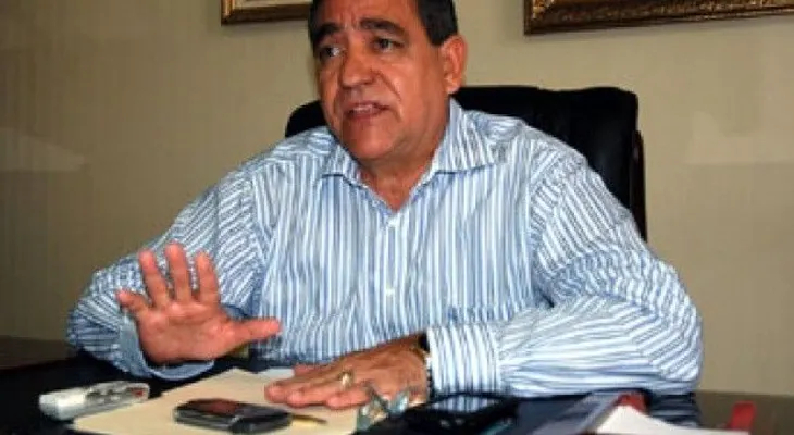 Regidores votan para que suspendan alcalde de San Francisco acusado de corrupción
