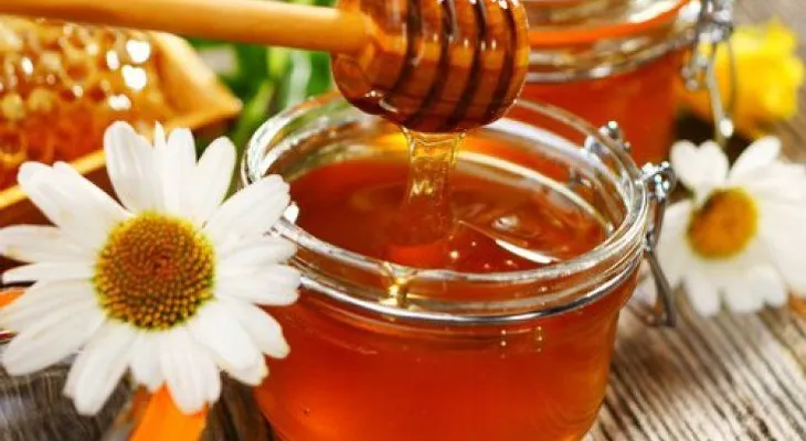 7 usos poco conocidos de la miel de abeja
