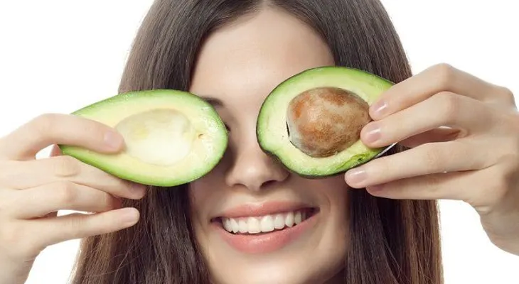 Cómo tener el cabello hidratado gracias al aguacate