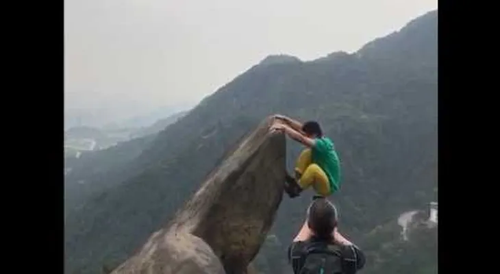 Un hombre cae el precipicio...ver para creer lo que sucedió (VIDEO) 