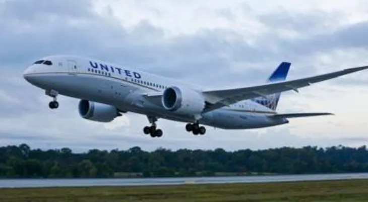 Avión de United Airlines que aterrizó de emergencia en Sídney, se le estaba acabando el combustible
