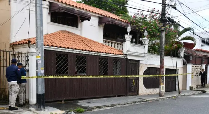 Testigo narra la salida del agresor de Julián Oro Duro; el artista sigue hospitalizado