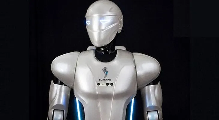 Presentan un robot humanoide iraní que corre, juega al fútbol y habla persa (VIDEO)