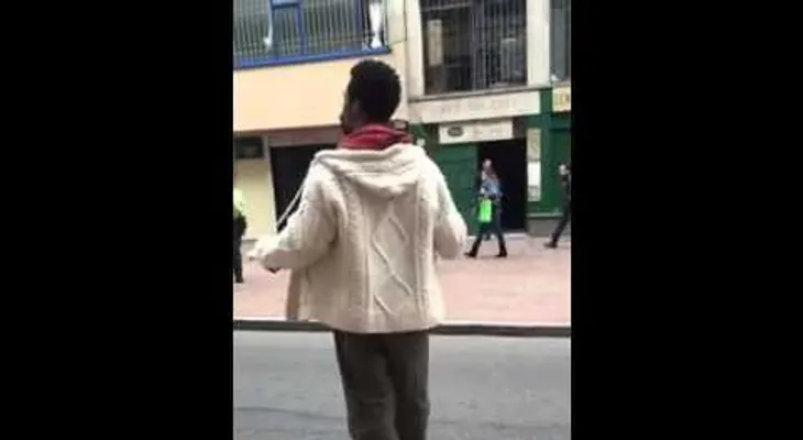 "¿Por qué paras solo a los negros?":  (VIDEO)