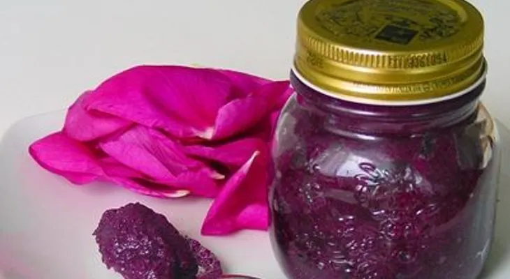 Cómo hacer mermelada de pétalos de rosa