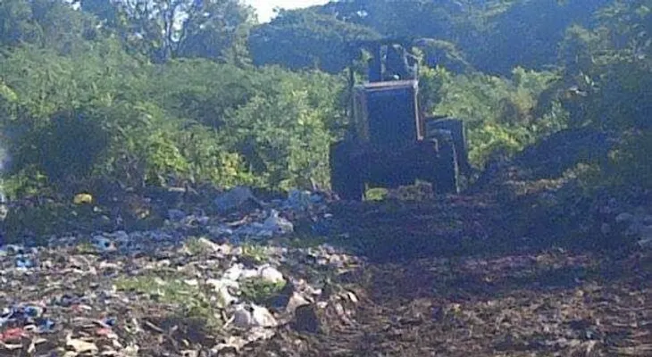 Obras Públicas y Alcaldía inician programa "Navidad sin hoyos 2013" en Barahona
