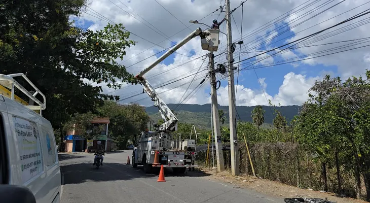 EDENORTE impulsa modernización de la red eléctrica con diez proyectos que beneficiarán a 895 clientes en Santiago y Puerto Plata