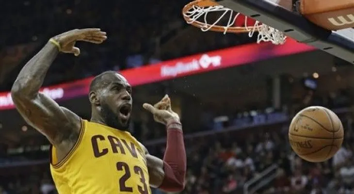 LeBron encesta 24 puntos avanza en lista mejores anotadores en la historia de la NBA