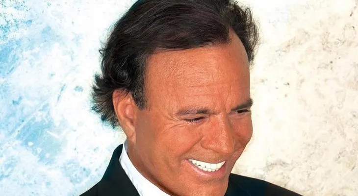 Fiscalía española respalda investigar a Julio Iglesias por presuntos abusos sexuales