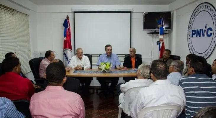 Luis Abinader realiza visita de cortesía al PNVC