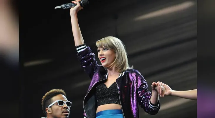 Taylor Swift sale invita de una demanda de derechos de autor en su contra