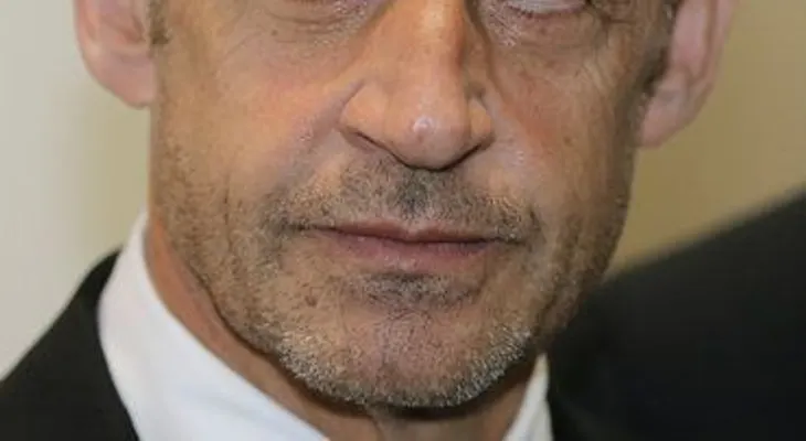 Sarkozy detenido en caso de corrupción en Francia