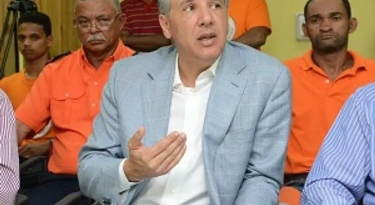 Peralta dice Danilo aumentará respaldo al combate de la mosca del Mediterráneo