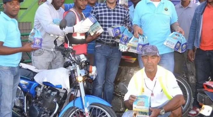 Despertar Nacional y OTTT donan botiquines a motoconchistas de Lucerna