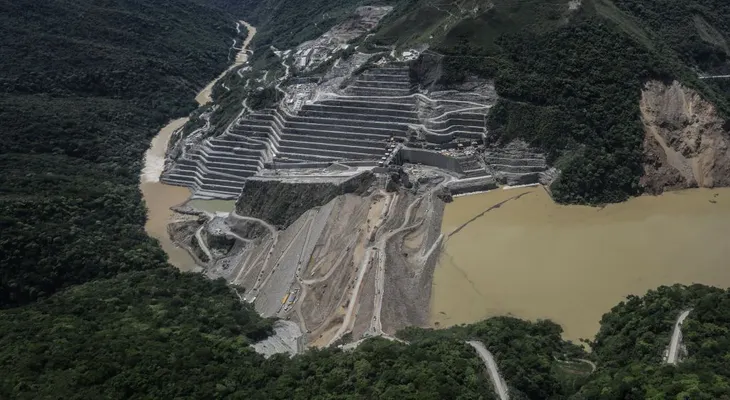 Situación de peligro en Colombia: Miles de personas evacuadas, cuatro departamentos en alerta y el anuncio de una posible tragedia