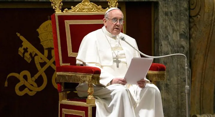 Papa anuncia comisión para estudiar abusos sexuales de sacerdotes