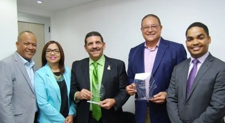 Reconocen a Alejandro Montás y a Fernando Reyes Alb
