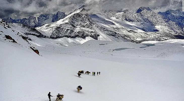 Te llavamos a Bara Bangal, el pueblo más remoto del Himalaya