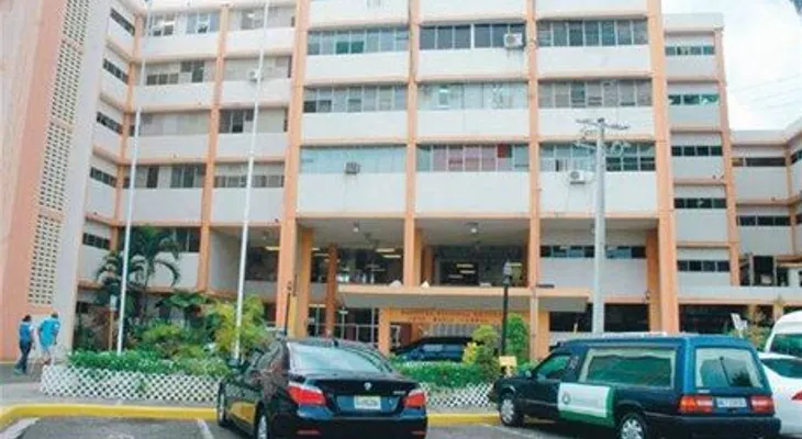 Paralizan trabajos de remozamientos del hospital Cabral y Báez
