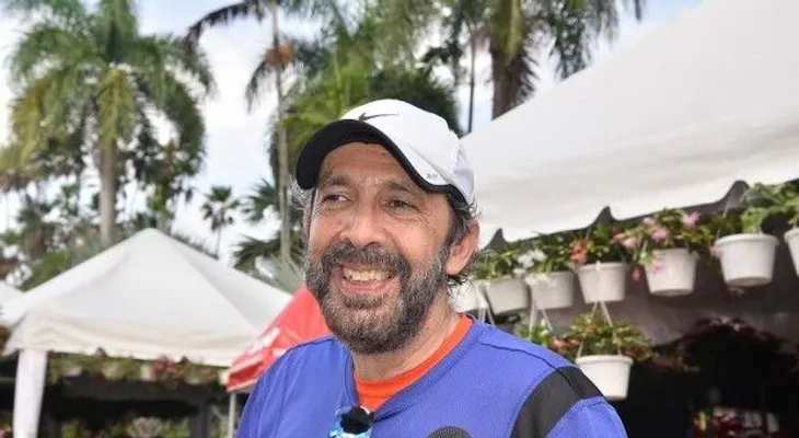Juan Luis Guerra: Dios es quien nos libera y nos da vida enterna; aconseja políticos acercarse a él