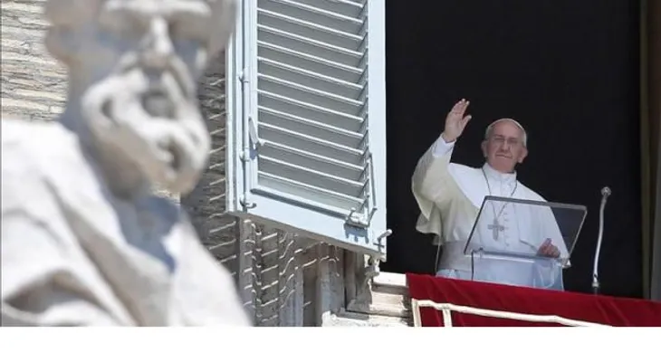 El papa Francisco dice que "fe y violencia son incompatibles"