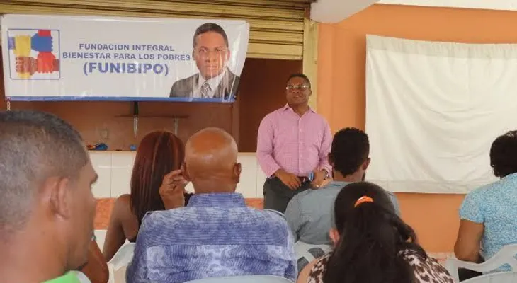 Precandidato a diputado recibe apoyo de sanjuaneros ausentes