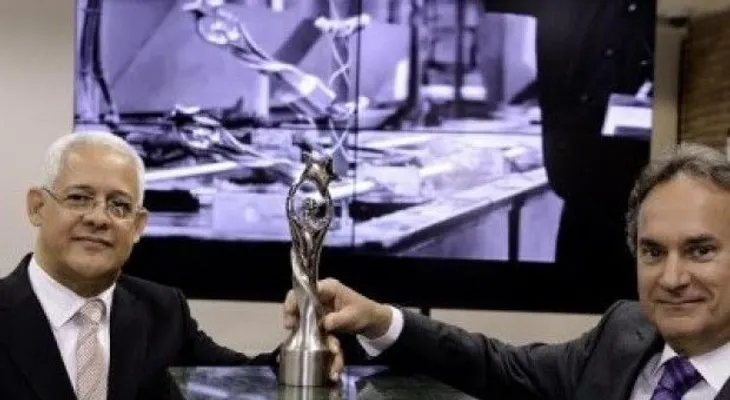 Nueva estatuilla del Soberano será de platino