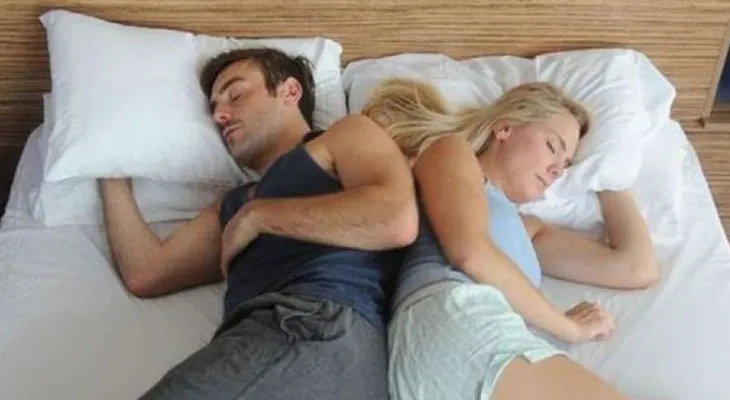 Las 4 mejores posiciones para dormir con tu pareja