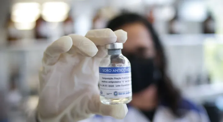 Investigadores desarrollan suero contra covid a través del plasma de caballos