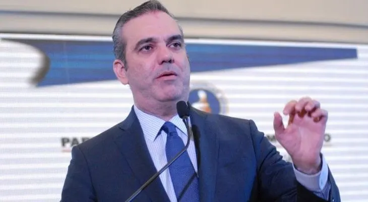 Abinader suspende rueda de prensa; la hará este lunes