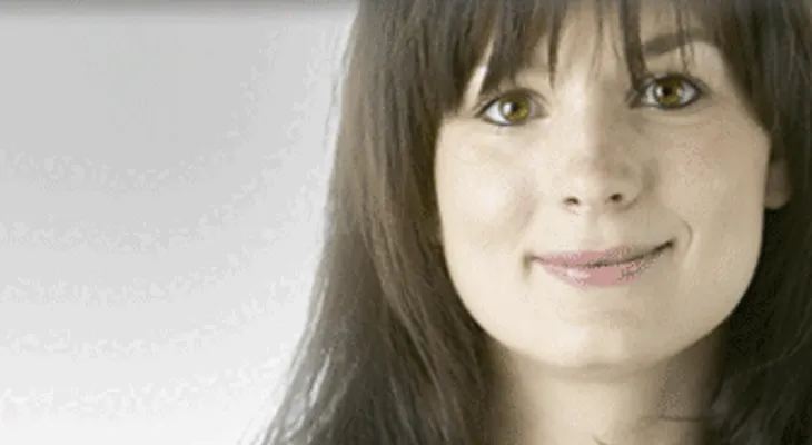Mujer criada por homosexuales pide al mundo proteger el verdadero matrimonio