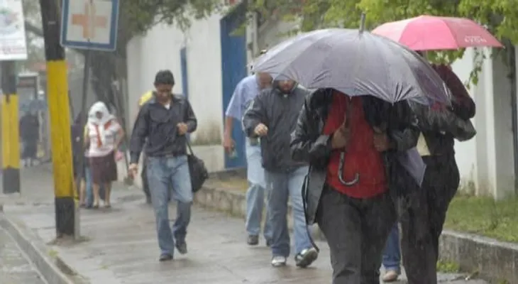 Débil vaguada provocará aguaceros en el país