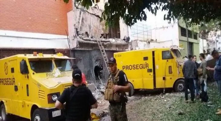  Grupo de 30 personas cometen el mayor robo de 40 millones de dólares en Paraguay