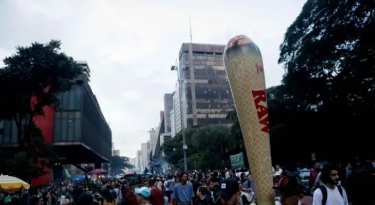Marchan en Sao Paulo por despenalización de la marihuana para consumo personal