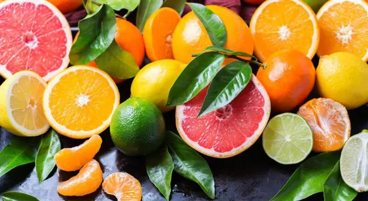 Para que no te ataquen enfermedades, vitamina C y D, jugo de limón y de naranja, comer aguacate y mandarina