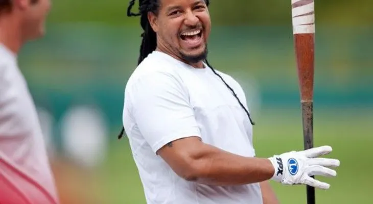 Cachorros firman a Manny Ramírez