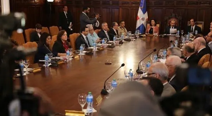 Gobierno prioriza salud, educación y seguridad ciudadana en presupuesto 2017; por RD$711,399.37 millones (VIDEO)