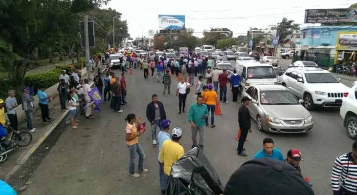 Gobierno sancionará funcionarios utilicen vehículos del Estado en caravanas