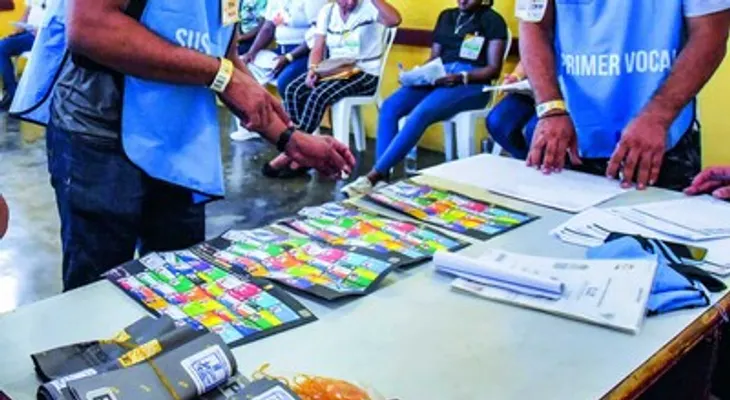 33 partidos minoritarios defienden su personería jurídica ante el TSE