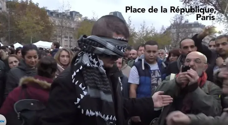 Musulmán a los parisinos: "No soy terrorista. Abrázame si confías en mí"