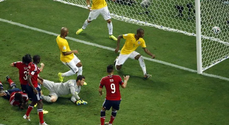 Brasil vence 2-1 a Colombia y es semifinalista