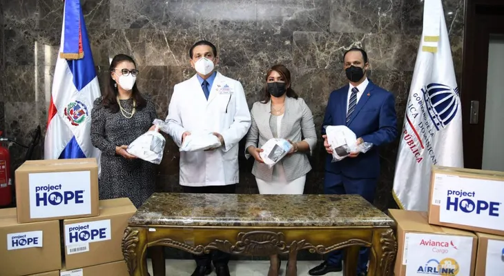 Gobierno dominicano recibe donación de 445,500 mascarillas KN95 de Project Hope