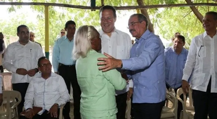 Presidente de Panamá acompaña a Danilo Medina a Visita Sorpresa en Tamayo