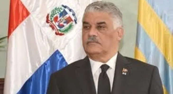 Esperan al canciller Vargas Maldonado en NY; bajarían precios documentos consulares