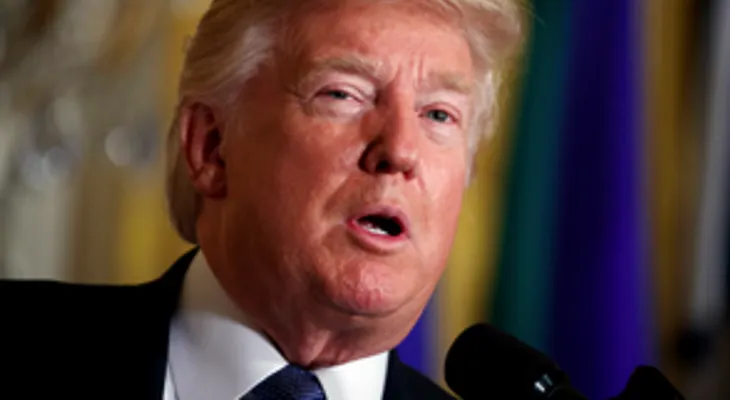 Trump pide muro, agentes y expulsar a menores en plan para reforma migratoria