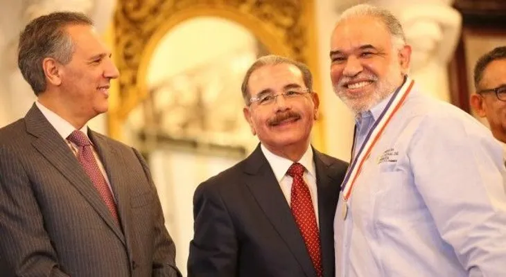 Presidente Medina entrega Premio a la Calidad del Sector Público