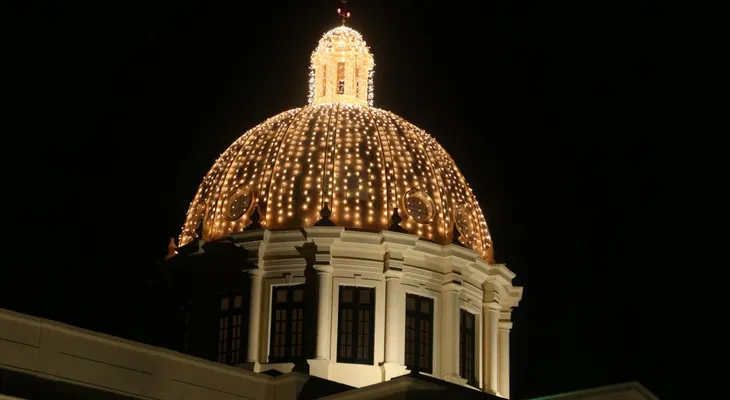 Palacio Nacional encenderá su árbol de Navidad decorado con piezas de artesanía dominicana